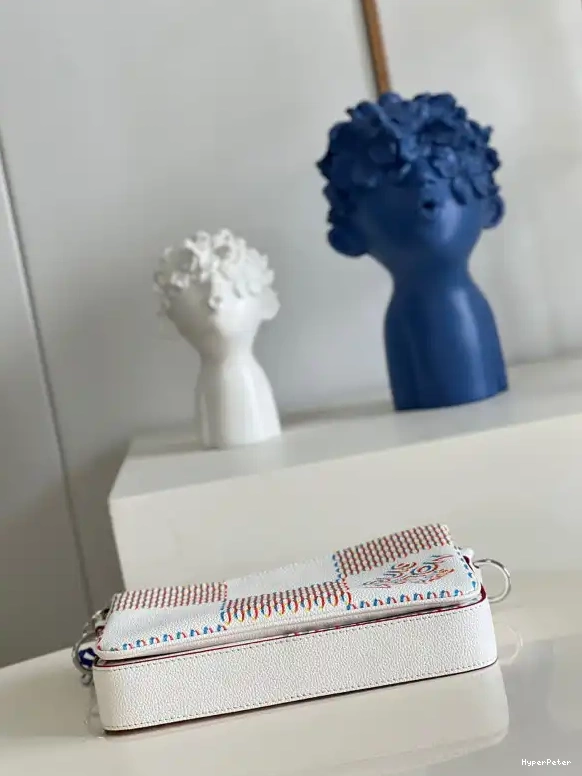 VUITTON LOUIS MESSENGER TRIO 0527